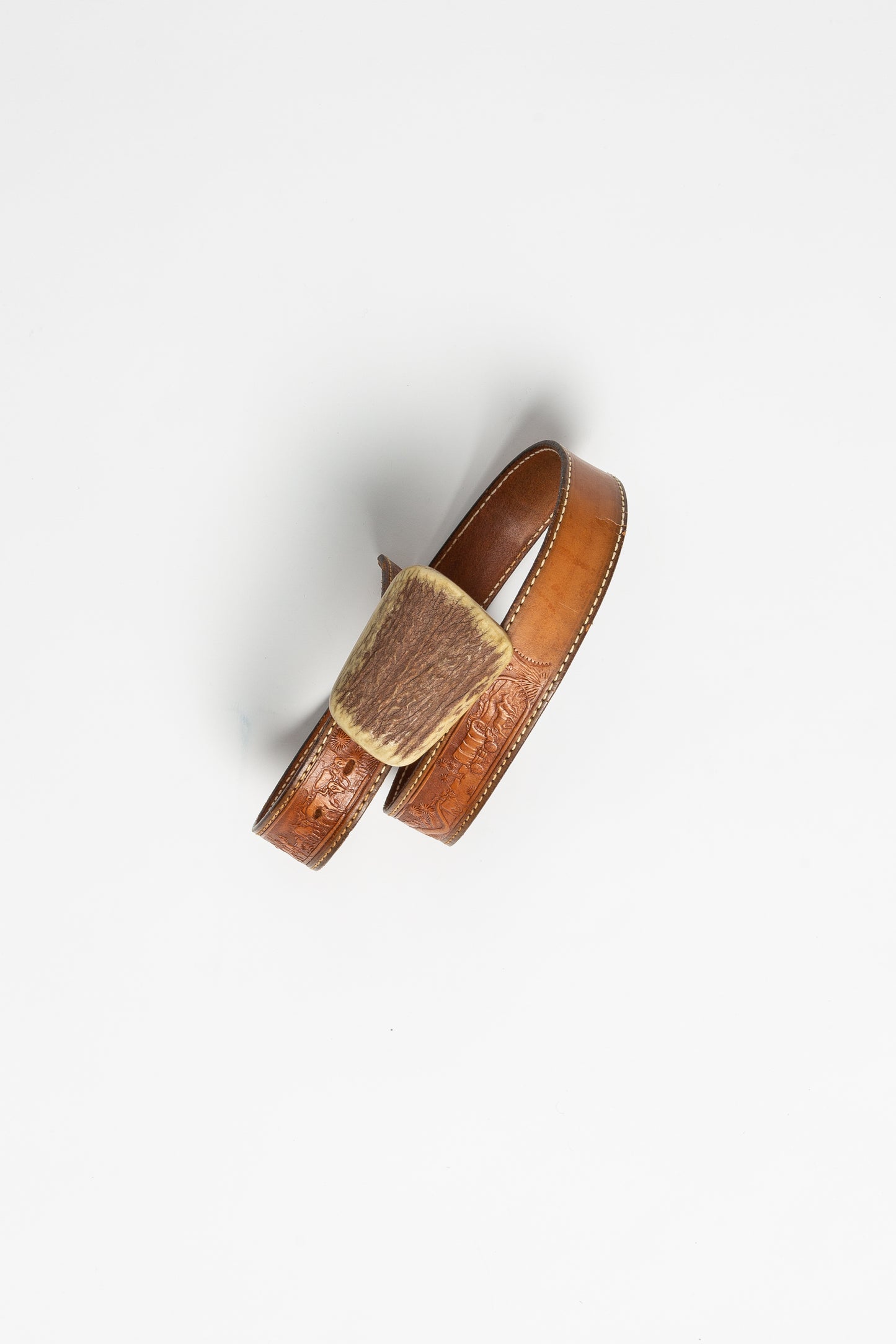 BROWN LEATHER BELT WITH HORN BUCKLKE